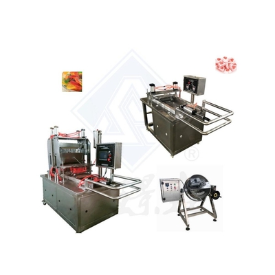 Negozi di alimenti e bevande 50 kg/h Sweet Gelatin Gummy Candy Making Machine con potenza di 3 kW