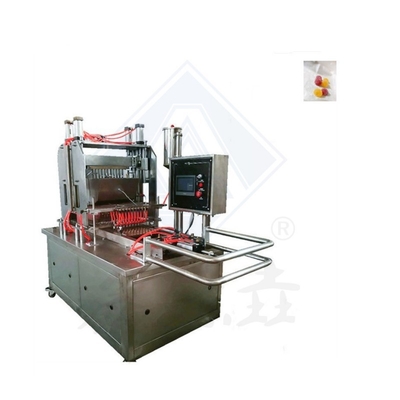 Negozi di alimenti e bevande 50 kg/h Sweet Gelatin Gummy Candy Making Machine con potenza di 3 kW