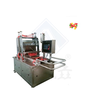 1900*900*1620mm Bear Leaves Candy Depositing Machine Gummy Candy Making Machine Multifunzione
