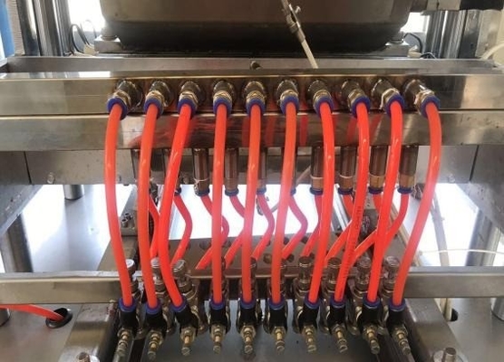 Linea di produzione semiautomatica di gomma di sandwich a forma di caramella con versamento multicolore